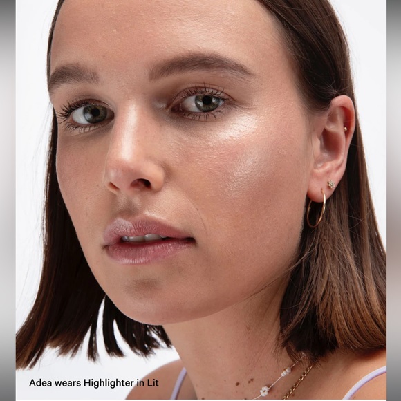 Milk Highliting Enlumineur Full Size (1oz/28gm) shade:Lit - Picture 6 of 7